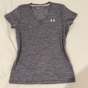 Under Armour T-shirt